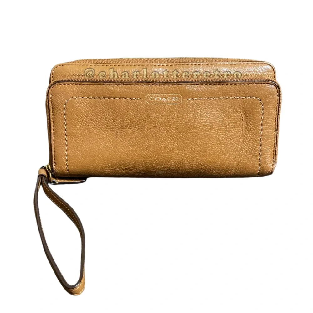 Coach • Campbell Double Zip Leather Wallet